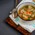 Sup Tahu dan Jamur Thailand: Resep Vegan Sehat dengan Aroma Oriental