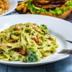 Espaguetis con salsa de brócoli: Receta vegetariana saludable para disfrutar de la pasta en una sola olla