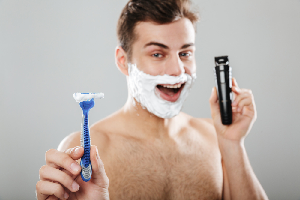 Electric Razor with Shaving Cream